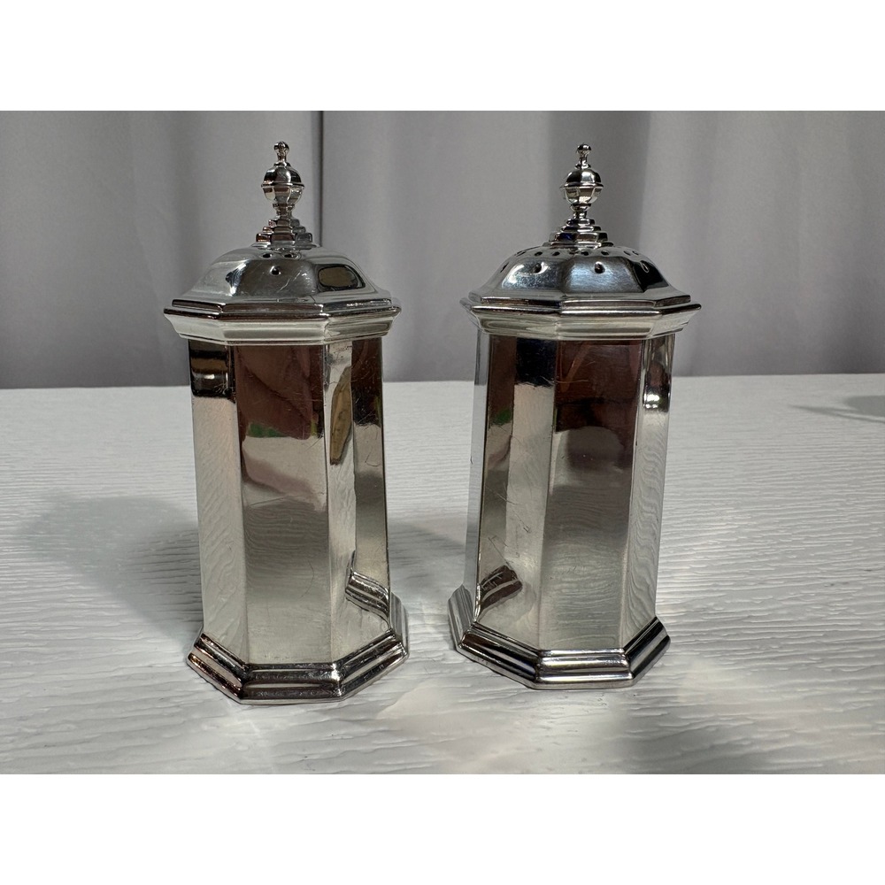 Kirk Stieff Williamsburg Pewter Salt and Pepper Shakers Vintage GW-148 S0071